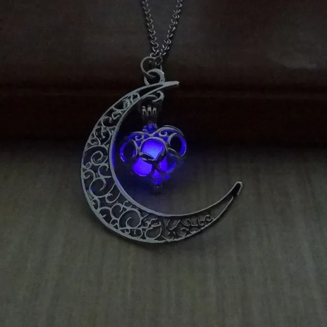 2017 Glowing In The Dark Pendant Necklaces Silver Plated Chain Necklaces Hollow Moon & Heart Choker Necklace Collares Jewelry