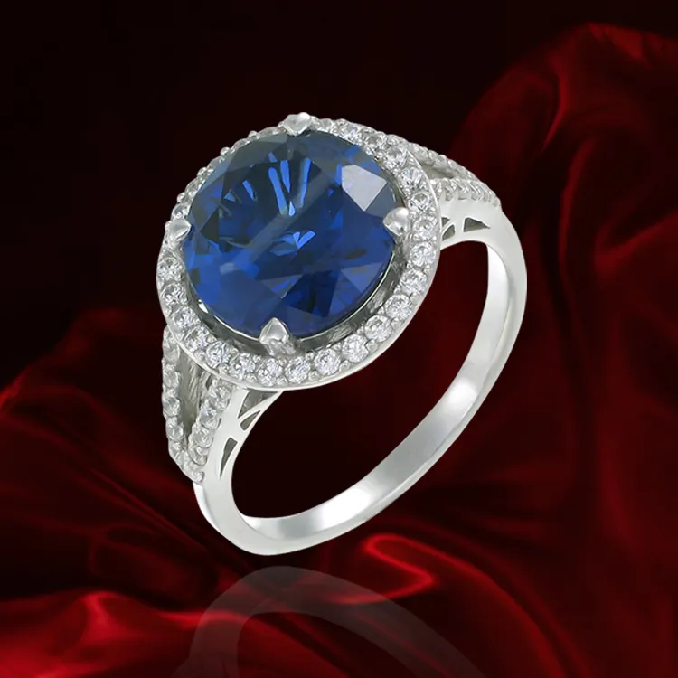 Classic Round Blue Sapphire Ring with Halo