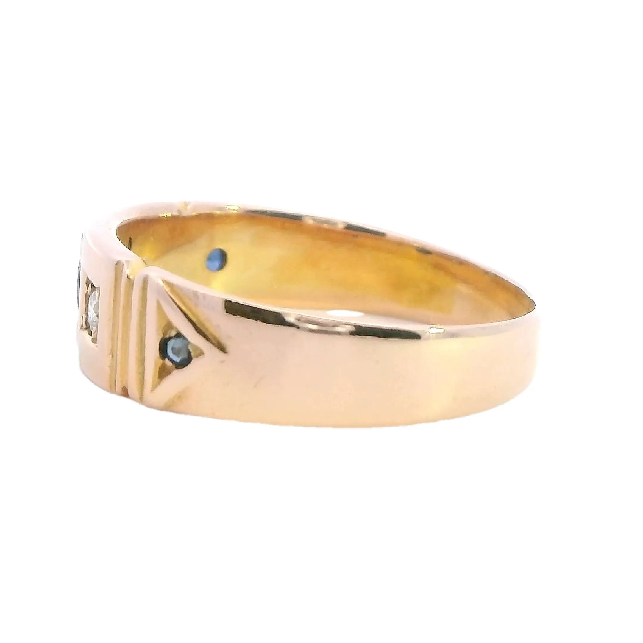 Exquisite Yellow Gold Sapphire Ring - Timeless Elegance