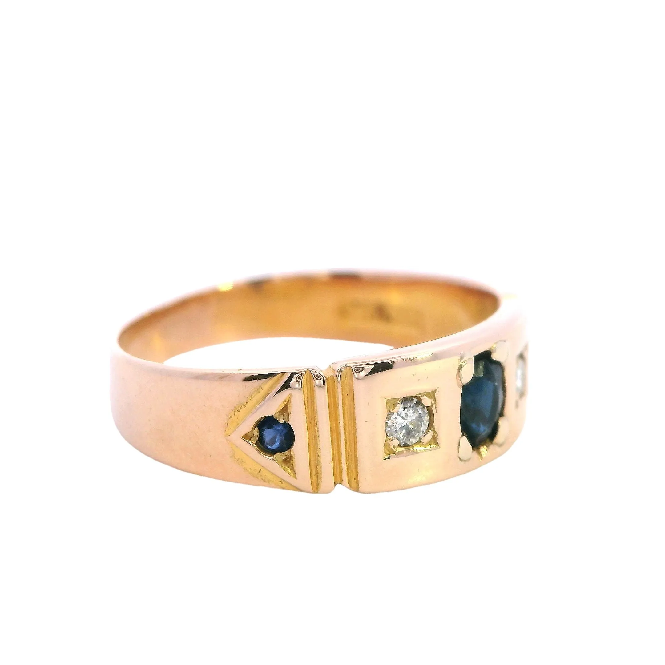 Exquisite Yellow Gold Sapphire Ring - Timeless Elegance