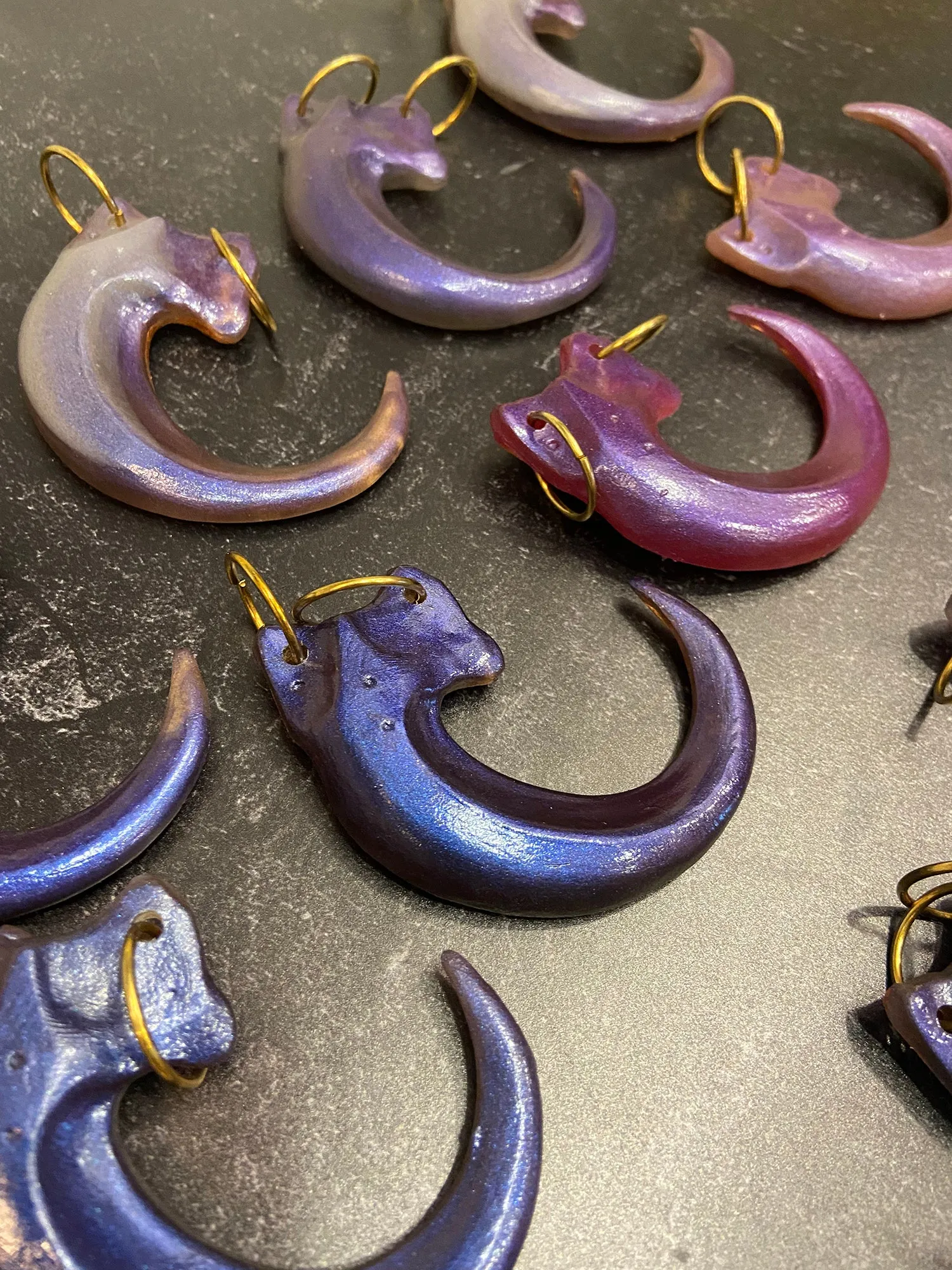 IRIDESCENT PURPLE CLAW PENDANT