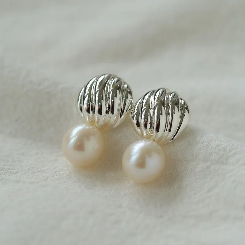 Metal Shell Pearl Drop Earrings