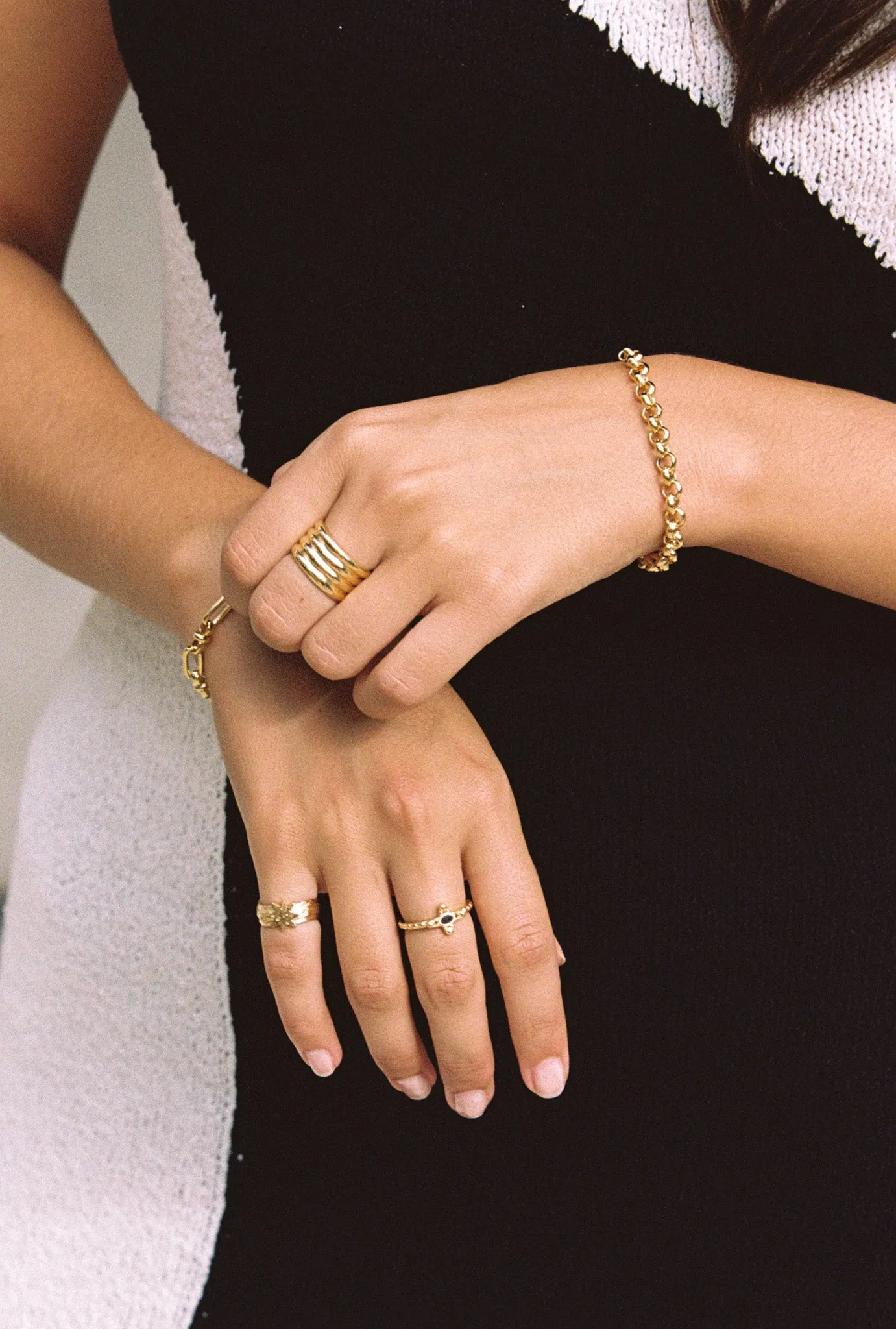 Timeless black ring gold plated